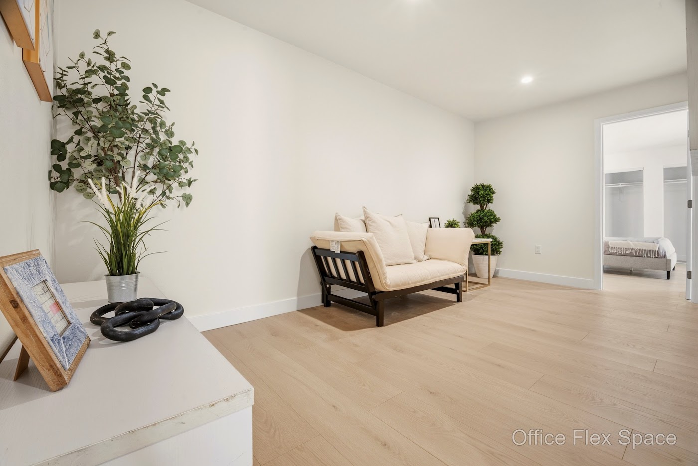 5010 W Maurie